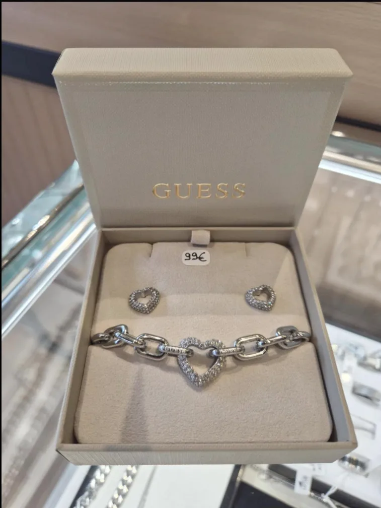 Coffret Guess, bracelet et puces argentés